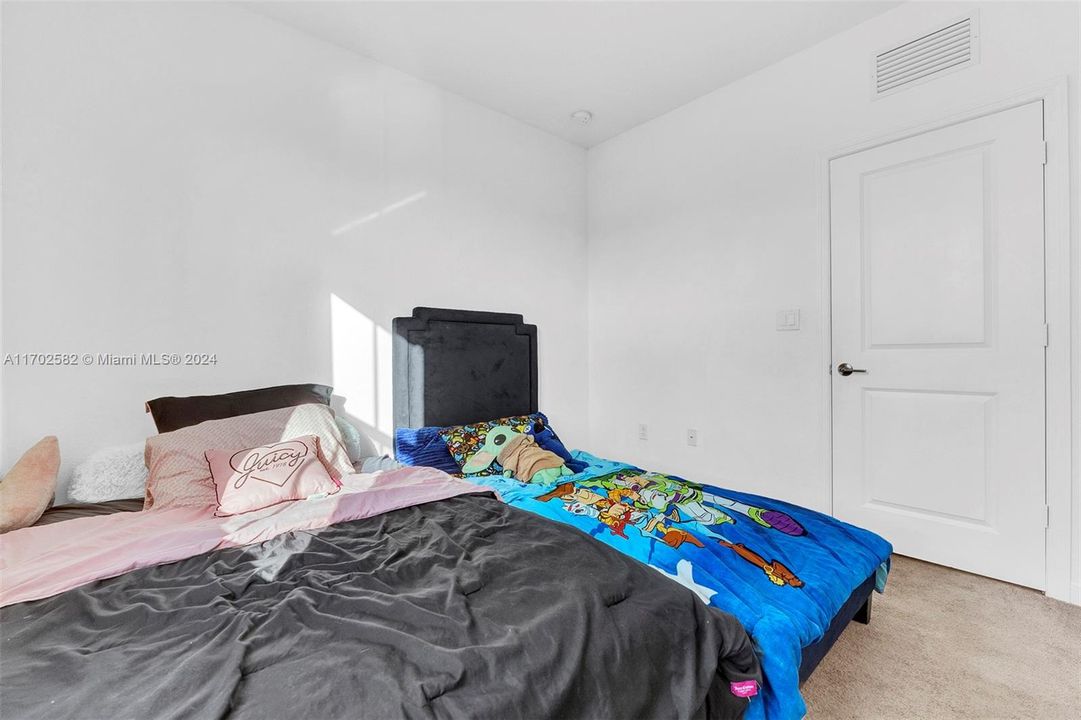 For Sale: $375,000 (3 beds, 2 baths, 1545 Square Feet)