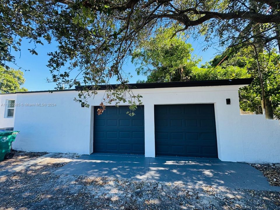 For Sale: $640,000 (3 beds, 2 baths, 1256 Square Feet)