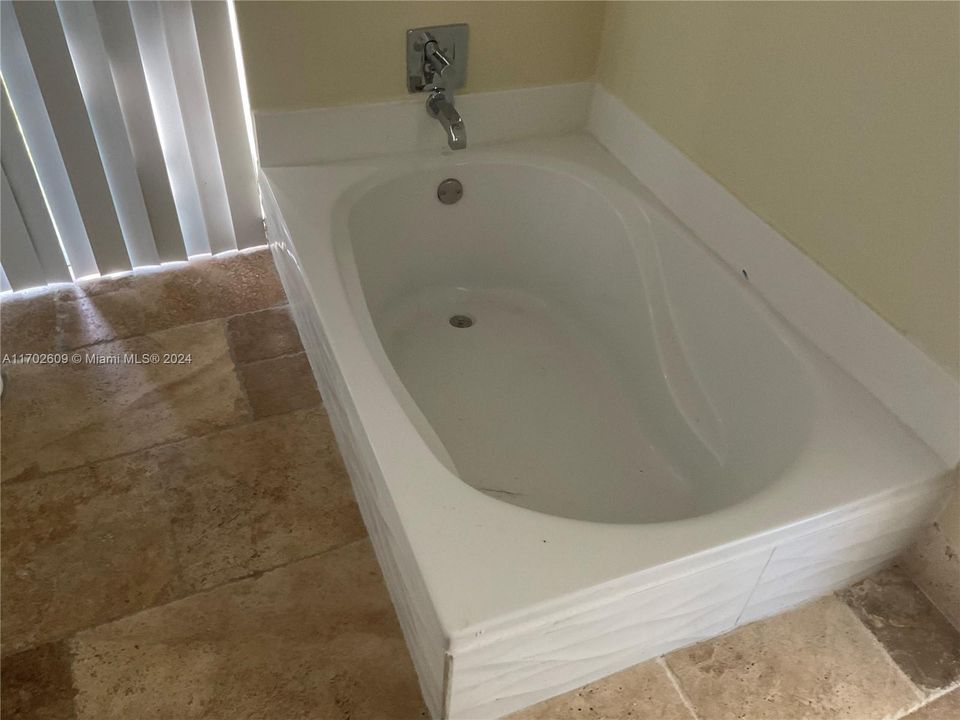 Tub