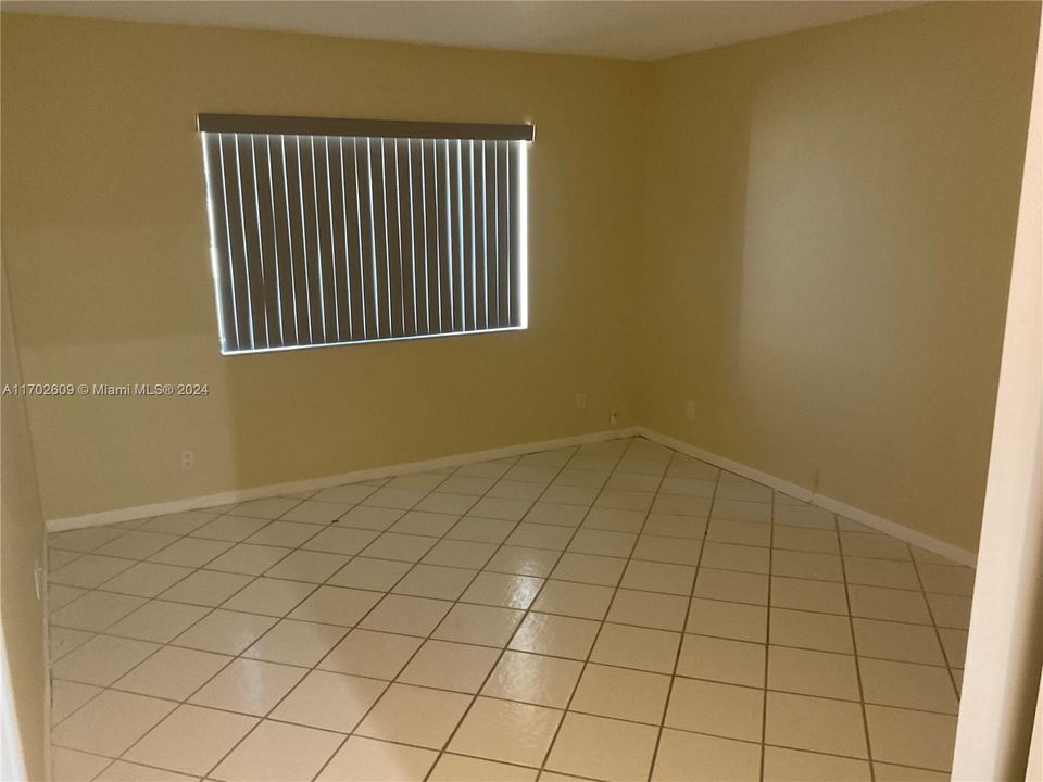 For Rent: $3,300 (3 beds, 2 baths, 2174 Square Feet)