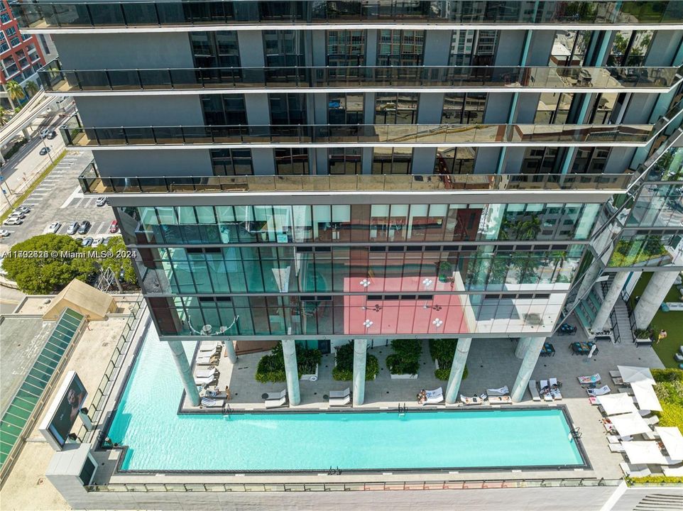 For Sale: $990,000 (1 beds, 1 baths, 509 Square Feet)