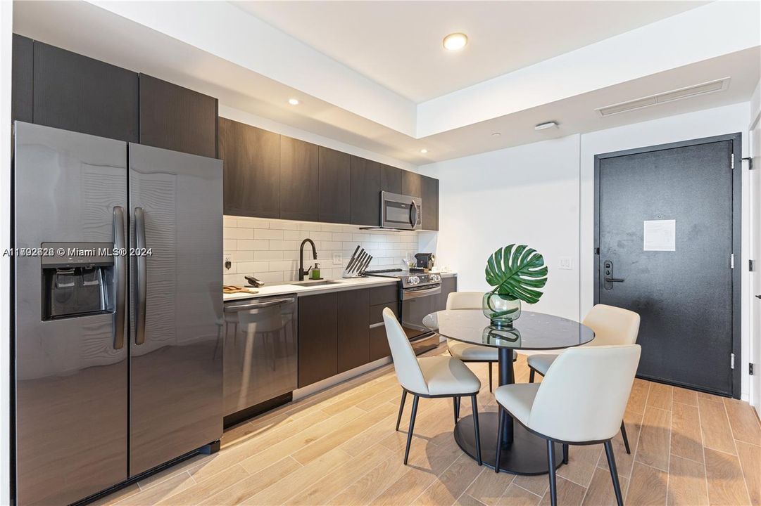 For Sale: $990,000 (1 beds, 1 baths, 509 Square Feet)