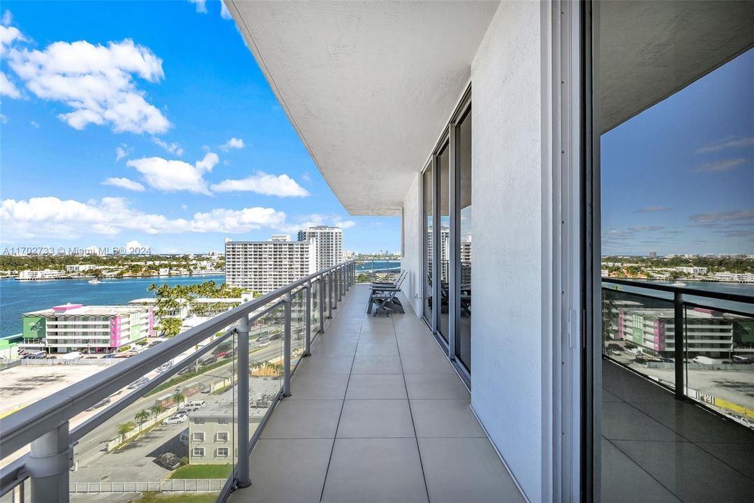 For Sale: $850,000 (2 beds, 2 baths, 1753 Square Feet)