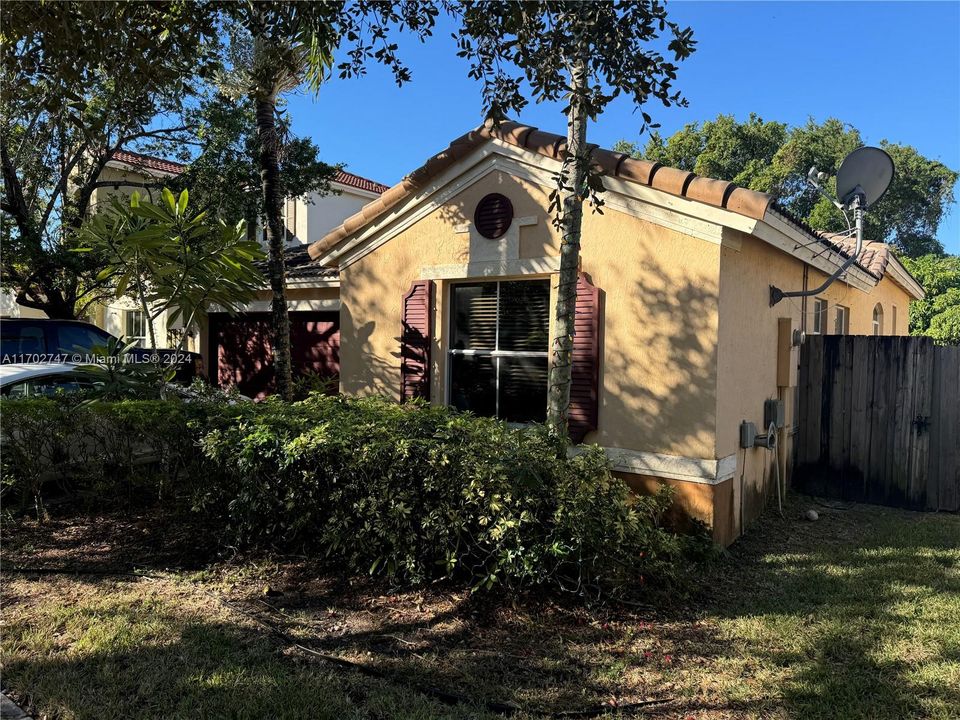 For Sale: $550,000 (3 beds, 2 baths, 1897 Square Feet)