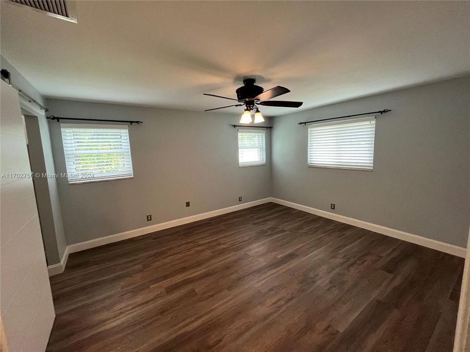 For Rent: $3,850 (4 beds, 2 baths, 1751 Square Feet)