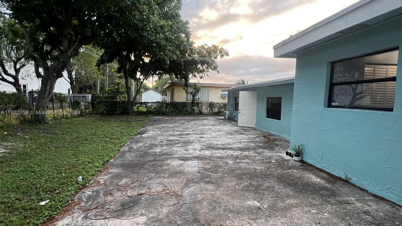 For Rent: $3,500 (5 beds, 3 baths, 0 Square Feet)