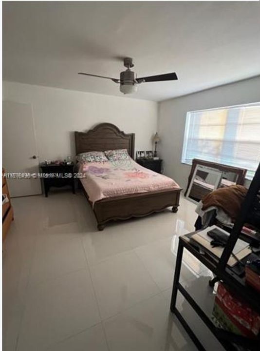 En Venta: $370,000 (3 camas, 2 baños, 1168 Pies cuadrados)