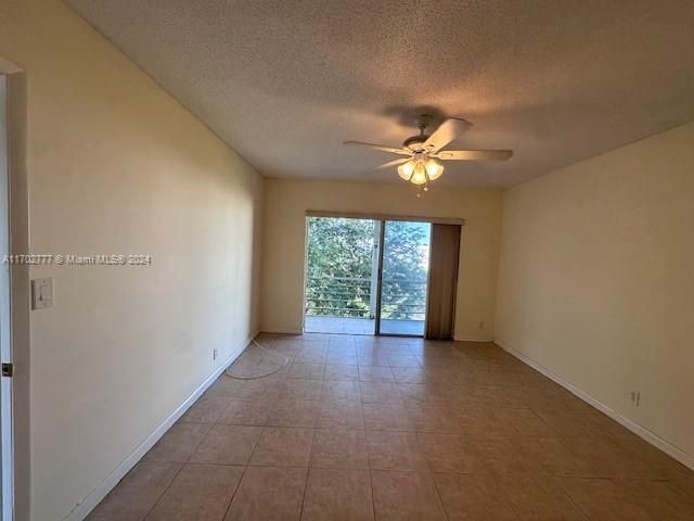 For Sale: $135,000 (1 beds, 1 baths, 703 Square Feet)