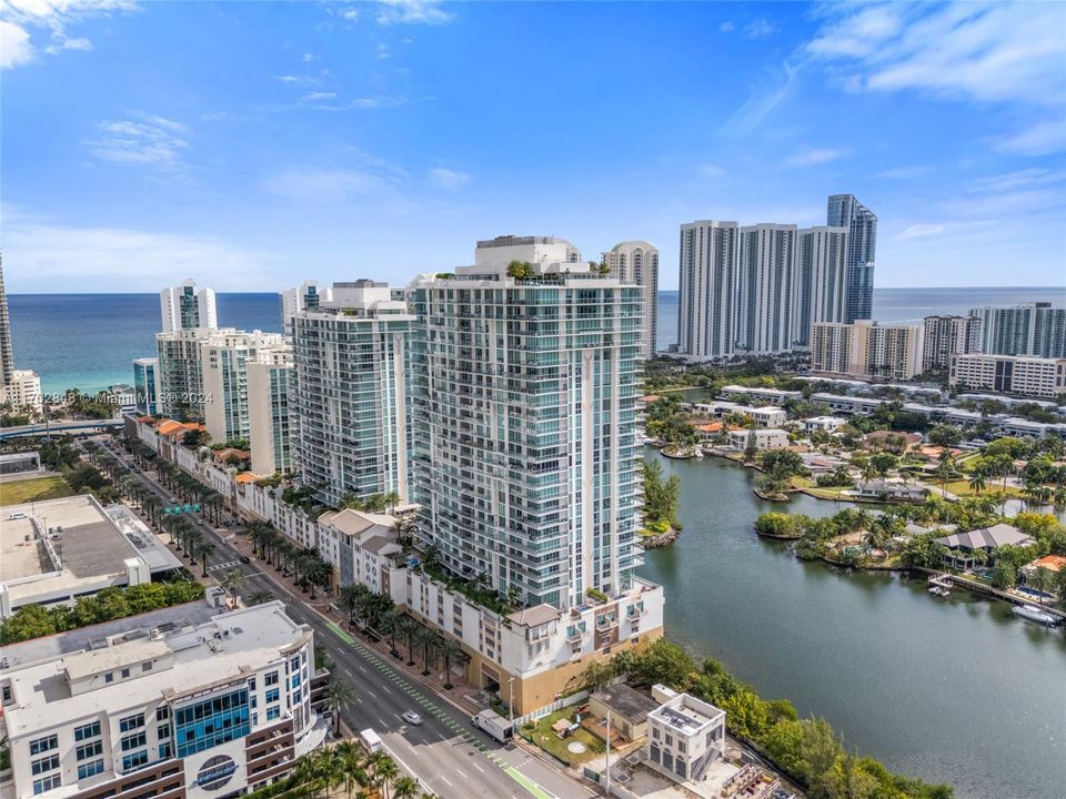 For Sale: $1,535,000 (3 beds, 3 baths, 1892 Square Feet)