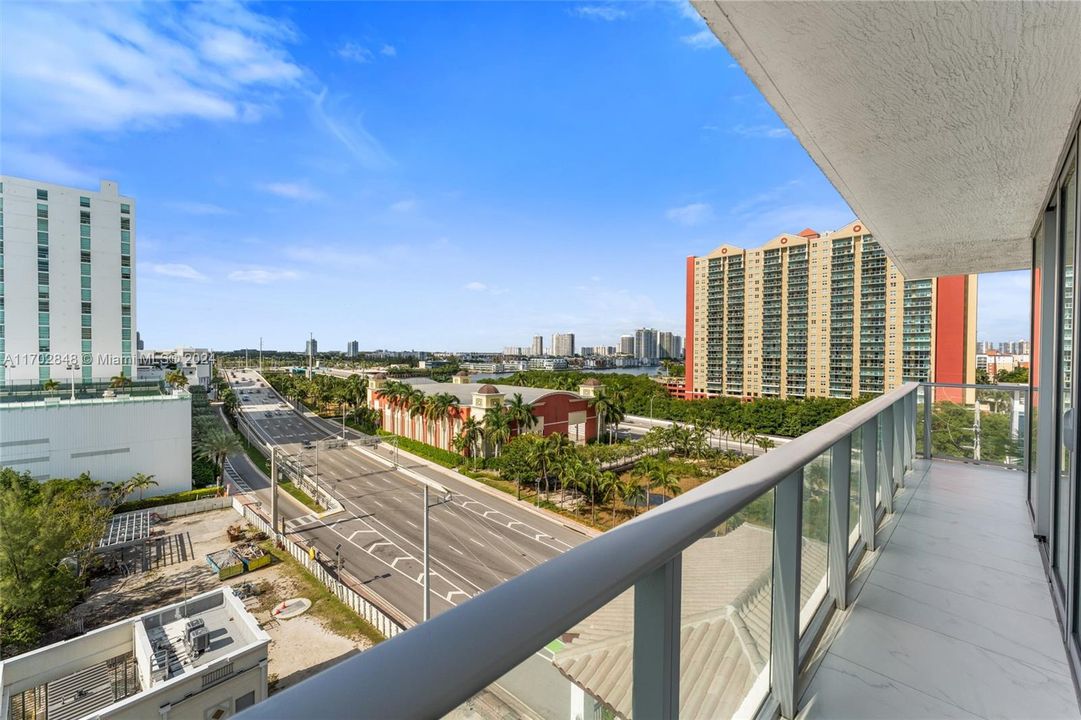 For Sale: $1,535,000 (3 beds, 3 baths, 1892 Square Feet)