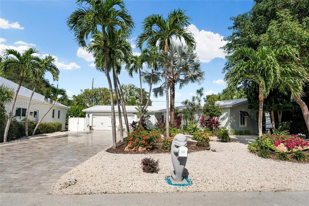 For Sale: $998,000 (3 beds, 2 baths, 0 Square Feet)