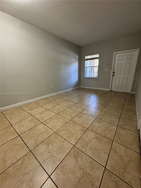 For Rent: $3,000 (4 beds, 3 baths, 1712 Square Feet)