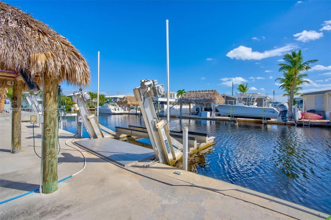 For Sale: $1,290,000 (3 beds, 2 baths, 1008 Square Feet)