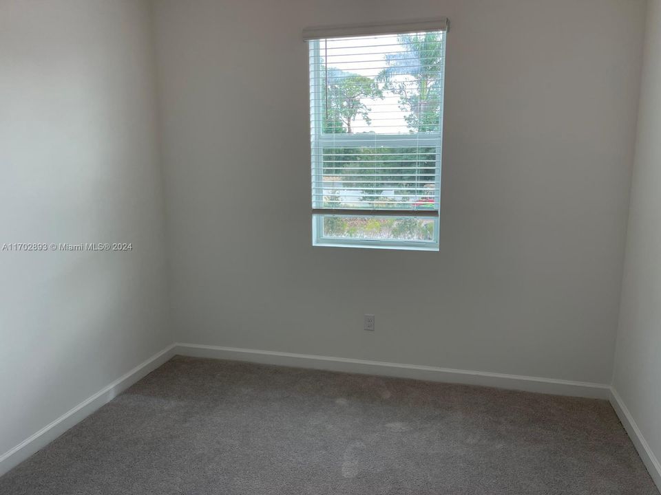 For Rent: $3,100 (3 beds, 2 baths, 1628 Square Feet)