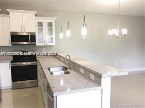 For Rent: $3,000 (3 beds, 2 baths, 1387 Square Feet)