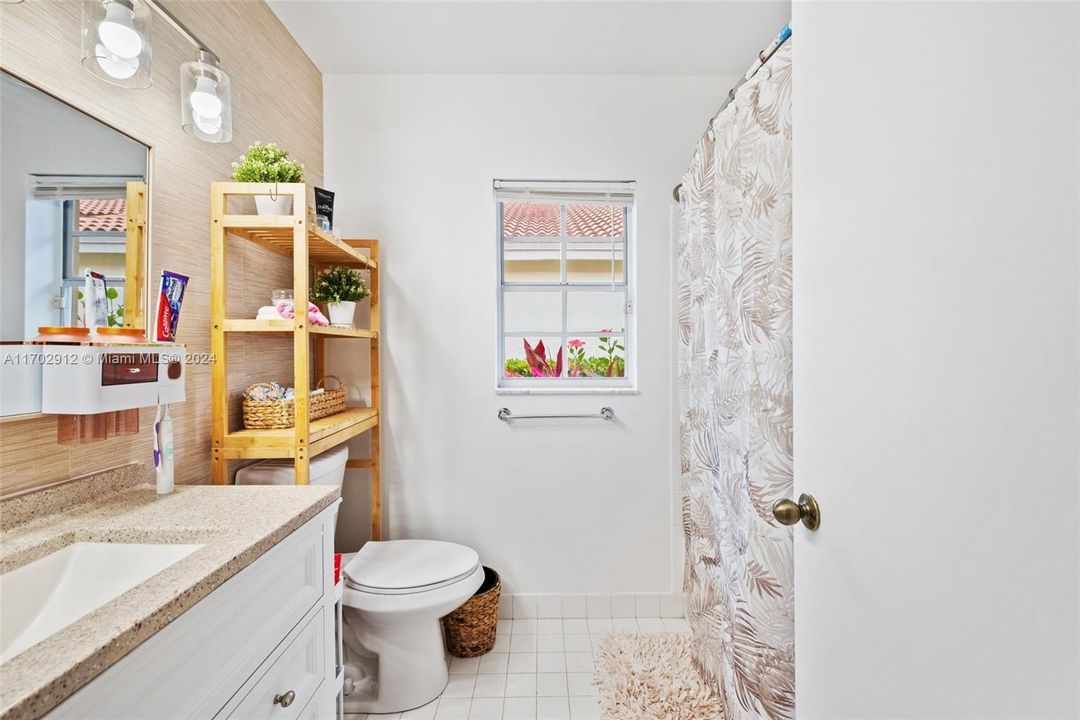 Active With Contract: $679,999 (4 beds, 2 baths, 1572 Square Feet)