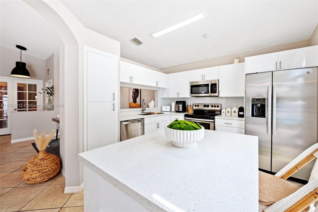 Active With Contract: $679,999 (4 beds, 2 baths, 1572 Square Feet)