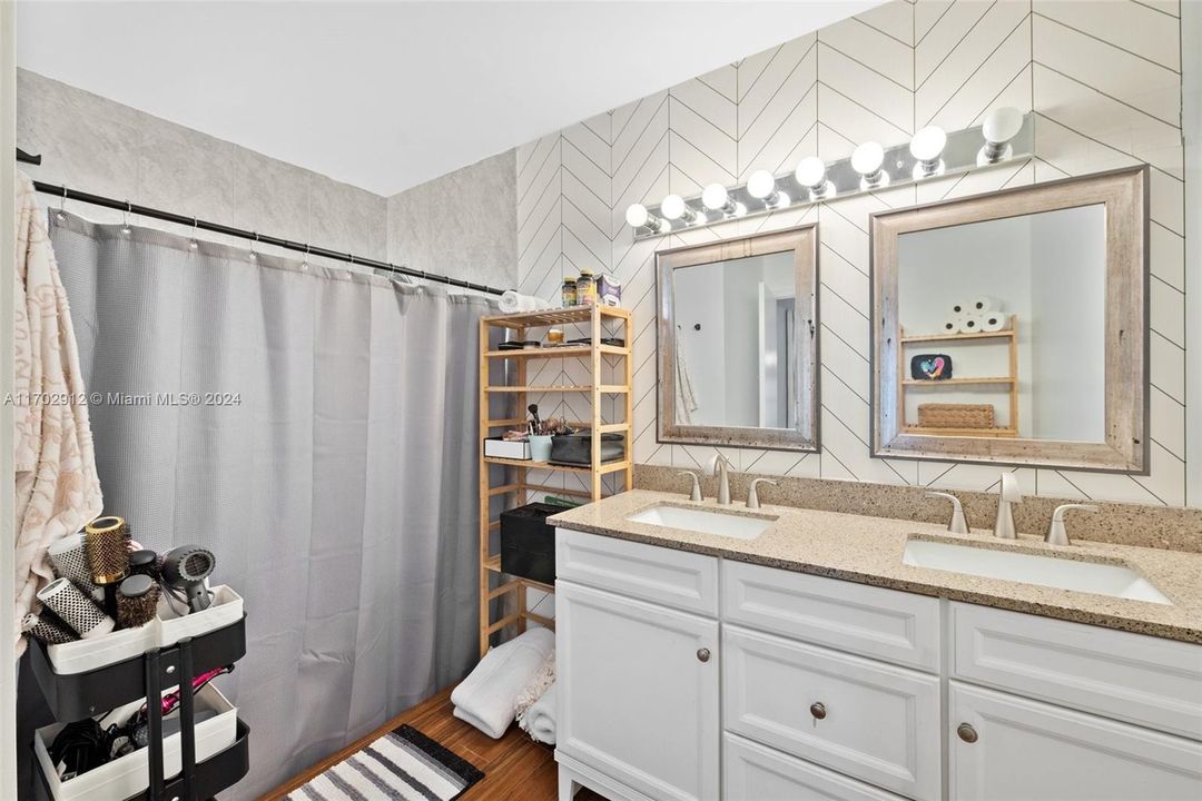 Active With Contract: $679,999 (4 beds, 2 baths, 1572 Square Feet)