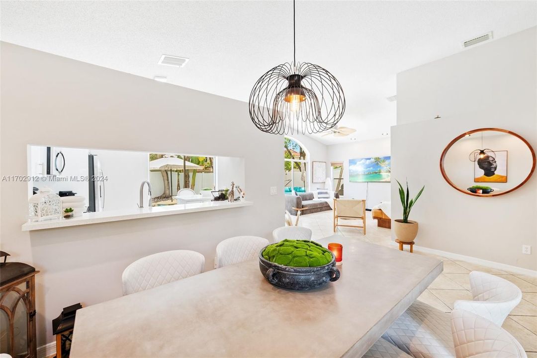 Active With Contract: $679,999 (4 beds, 2 baths, 1572 Square Feet)