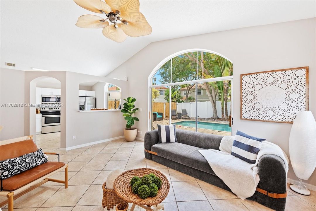 Active With Contract: $679,999 (4 beds, 2 baths, 1572 Square Feet)