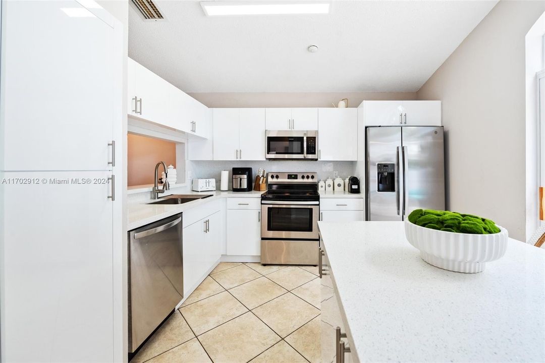 Active With Contract: $679,999 (4 beds, 2 baths, 1572 Square Feet)