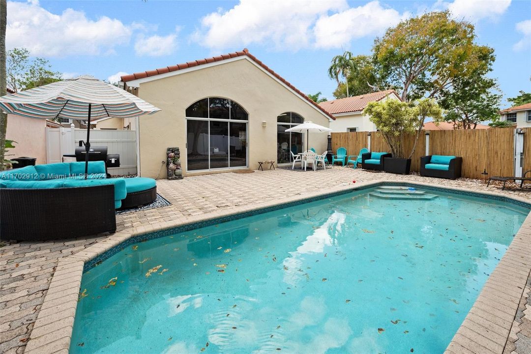 Active With Contract: $679,999 (4 beds, 2 baths, 1572 Square Feet)