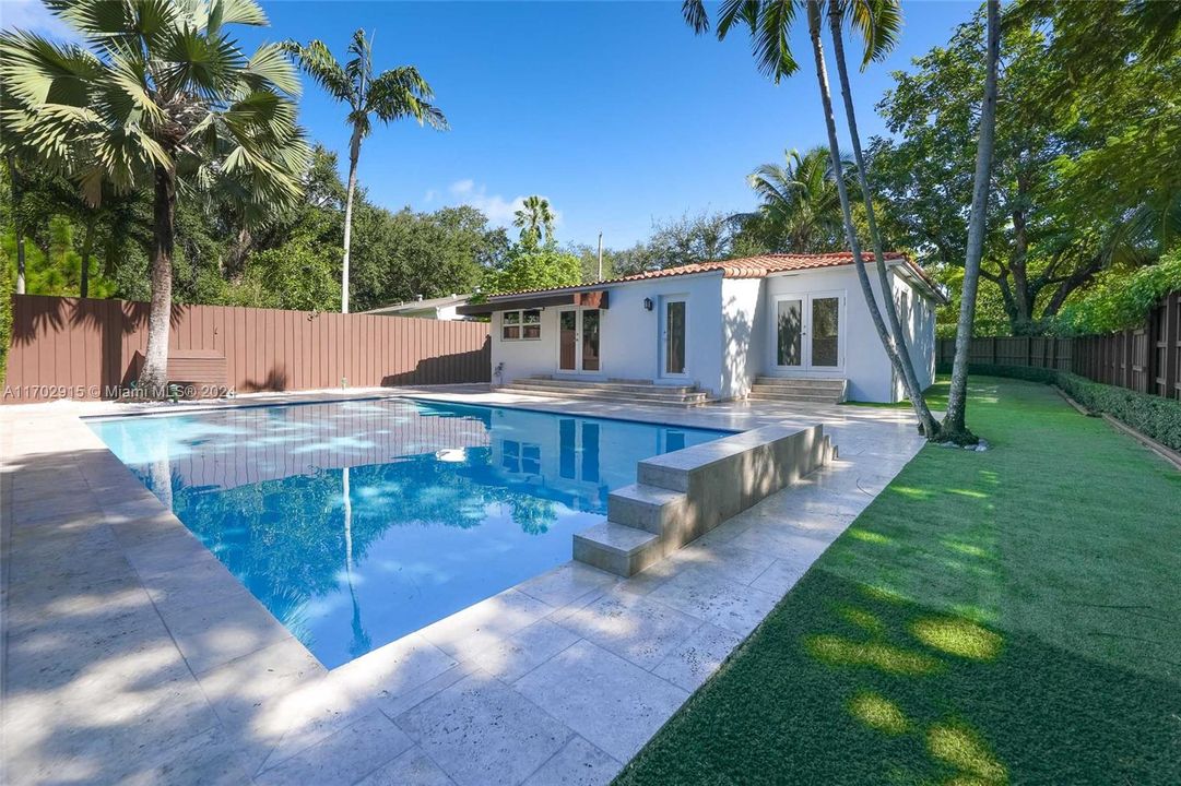 Lovely Salt Water Pool Oasis to be enjoyed with Family and Friends