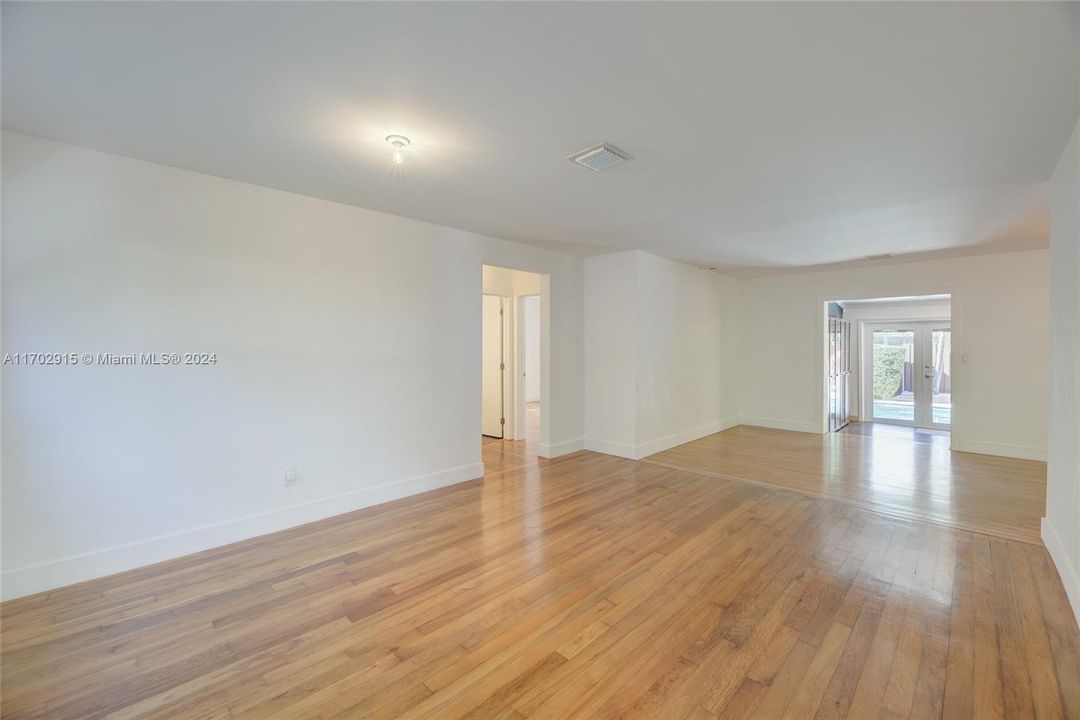 Active With Contract: $7,800 (3 beds, 2 baths, 1455 Square Feet)