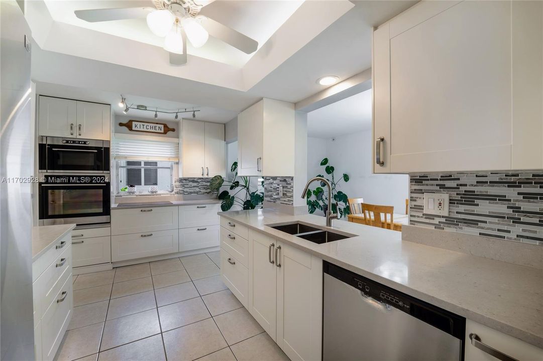 For Sale: $410,000 (2 beds, 2 baths, 1438 Square Feet)