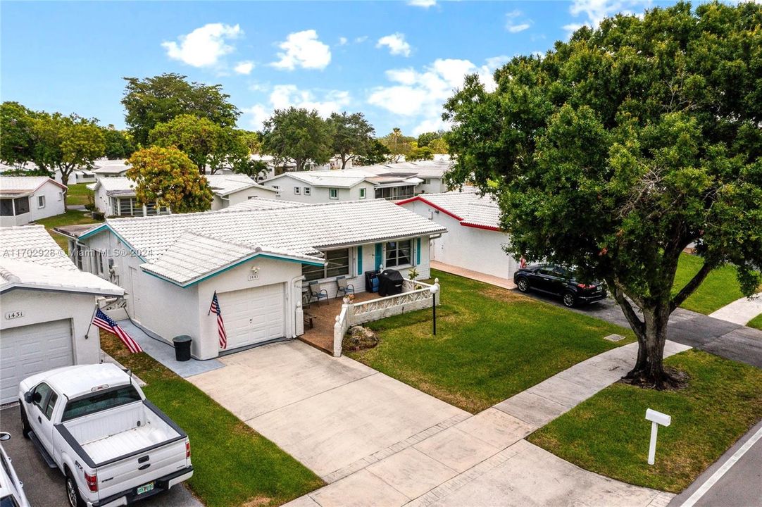 For Sale: $410,000 (2 beds, 2 baths, 1438 Square Feet)