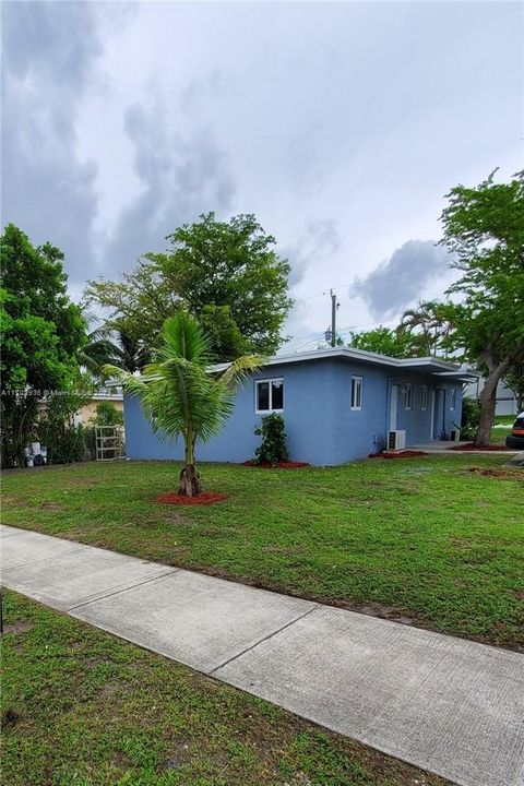 For Sale: $500,000 (4 beds, 2 baths, 1249 Square Feet)