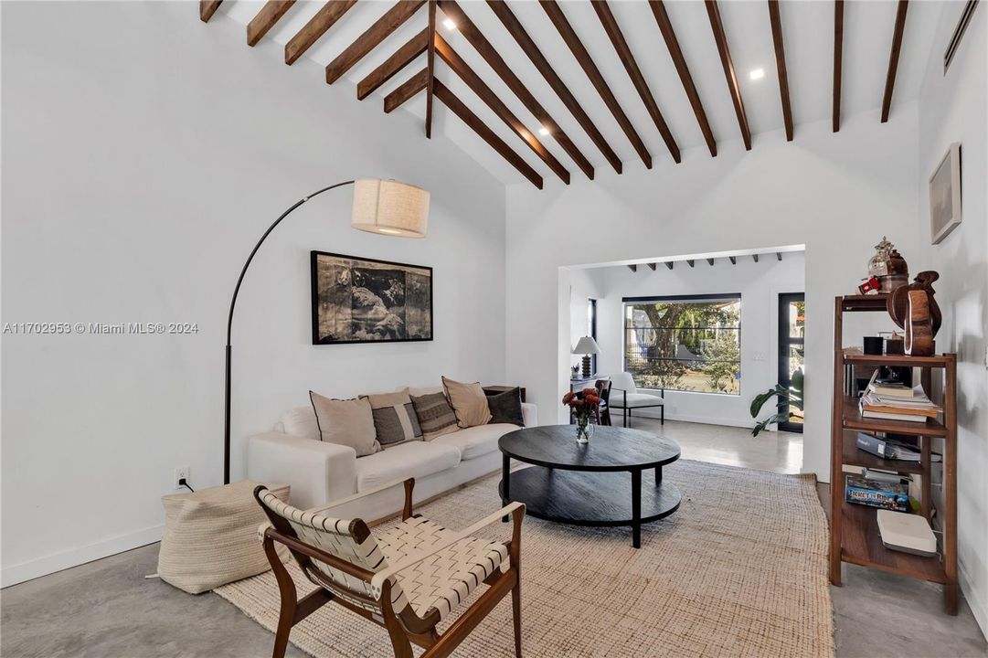 For Sale: $1,695,000 (4 beds, 2 baths, 1982 Square Feet)