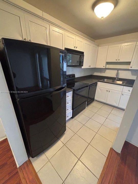 For Sale: $174,000 (1 beds, 1 baths, 641 Square Feet)