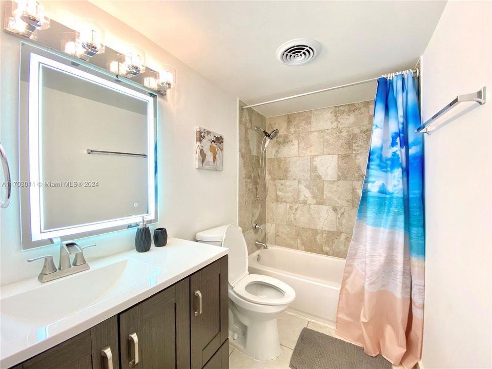 For Sale: $379,000 (2 beds, 2 baths, 1300 Square Feet)