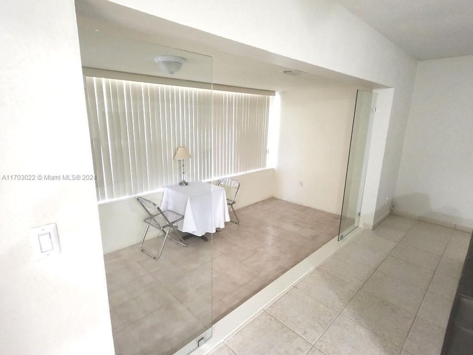 En Venta: $297,000 (2 camas, 2 baños, 1240 Pies cuadrados)