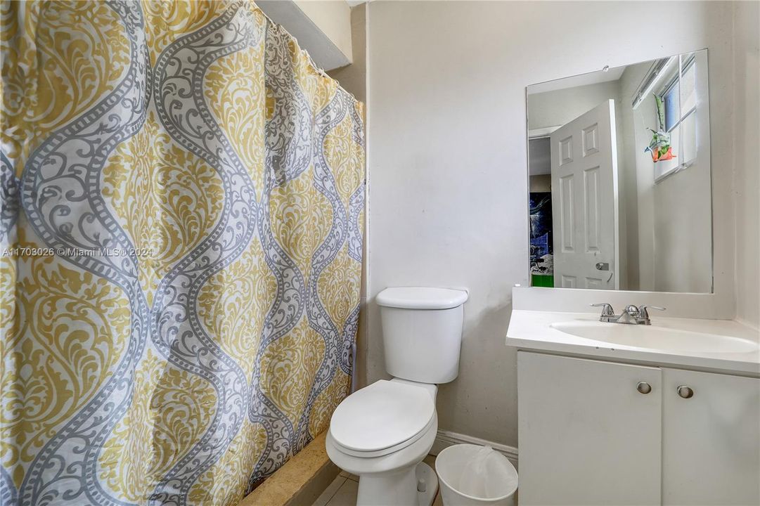 For Sale: $470,000 (3 beds, 2 baths, 1733 Square Feet)