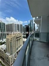 For Sale: $465,000 (1 beds, 1 baths, 963 Square Feet)