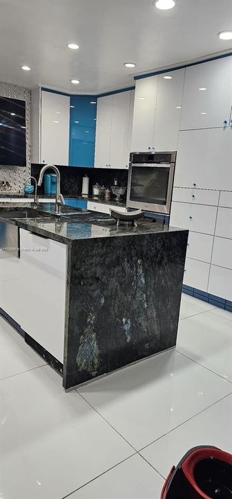 待售: $1,800,000 (3 贝兹, 3 浴室, 3168 平方英尺)