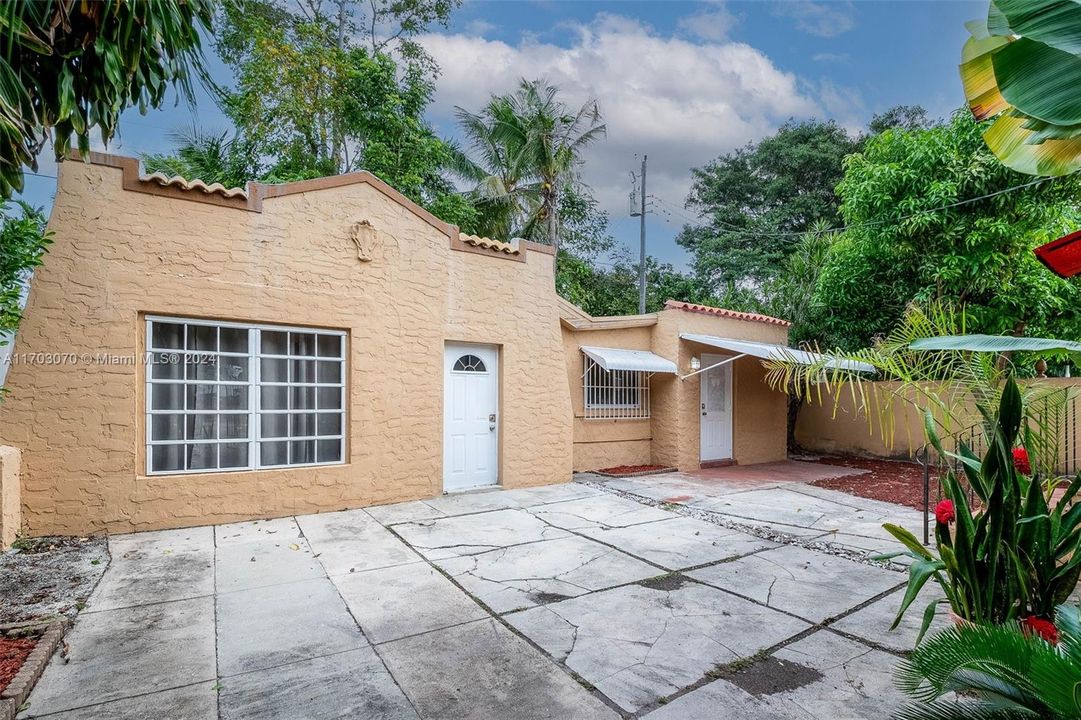 En Venta: $1,750,000 (4 camas, 3 baños, 2595 Pies cuadrados)