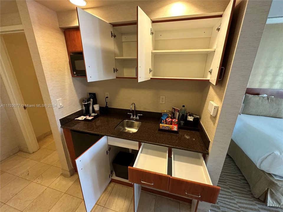 En Venta: $267,900 (0 camas, 1 baños, 551 Pies cuadrados)