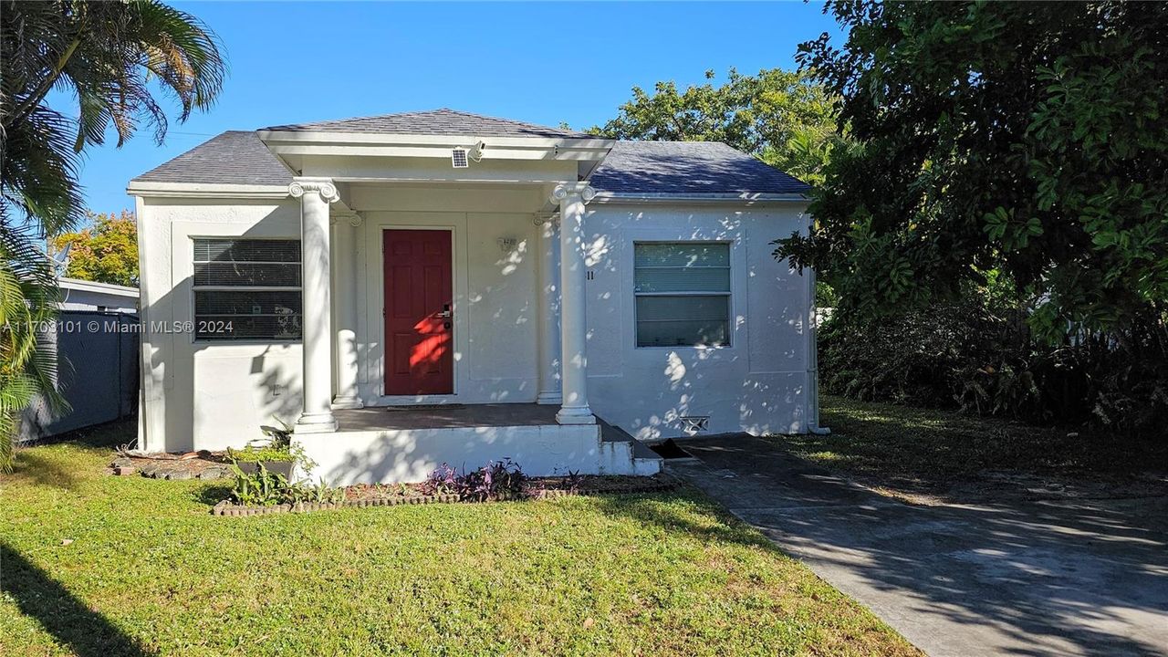 For Sale: $490,000 (3 beds, 2 baths, 1080 Square Feet)