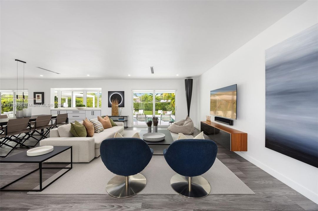 For Sale: $1,565,000 (4 beds, 2 baths, 2113 Square Feet)