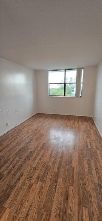 For Rent: $1,450 (1 beds, 1 baths, 606 Square Feet)