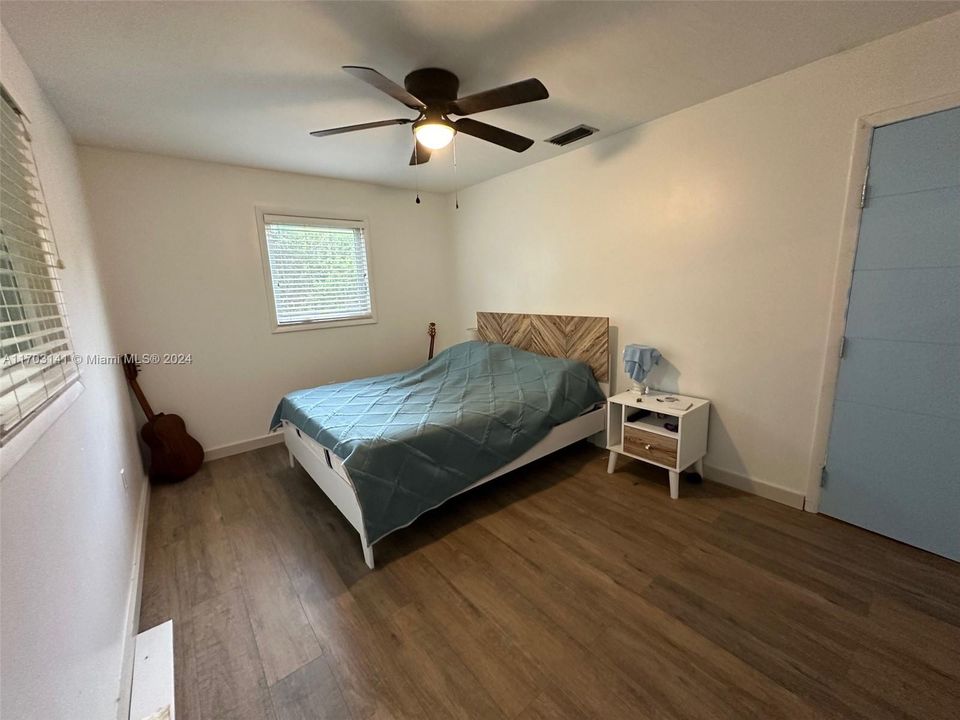 For Rent: $2,650 (2 beds, 1 baths, 768 Square Feet)