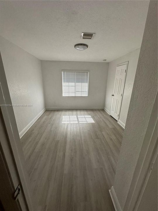 For Rent: $3,300 (3 beds, 2 baths, 1800 Square Feet)