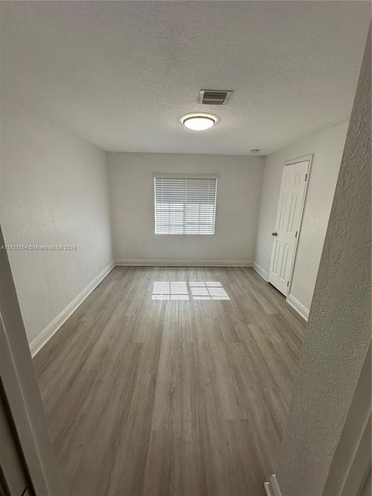 For Rent: $3,300 (3 beds, 2 baths, 1800 Square Feet)