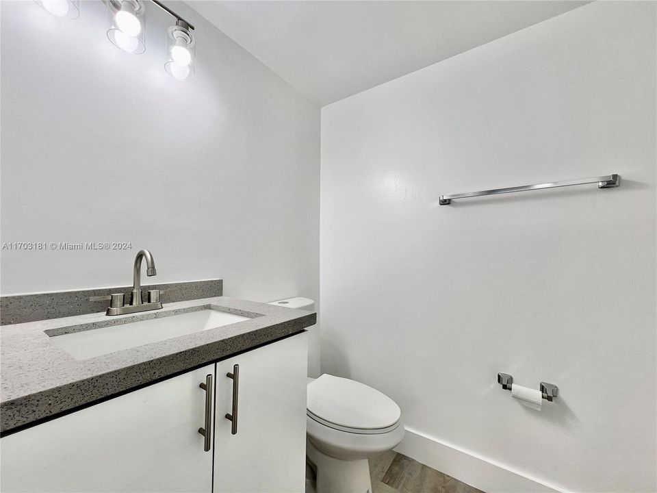 For Rent: $1,700 (1 beds, 1 baths, 606 Square Feet)