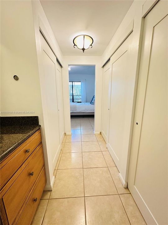 For Sale: $375,000 (1 beds, 1 baths, 1177 Square Feet)