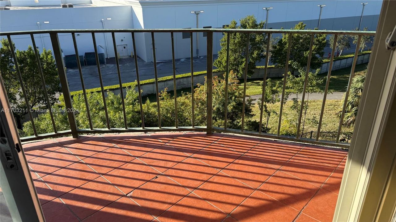 En Venta: $340,000 (2 camas, 2 baños, 870 Pies cuadrados)