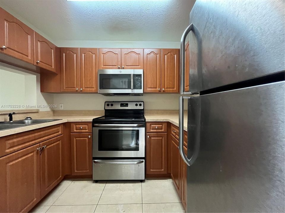 For Rent: $1,950 (2 beds, 2 baths, 1032 Square Feet)